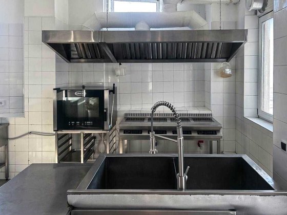 Оренда обладнаною кухні, вул. Ревуцького, С.М. "Харківська", 60 м2. Киев