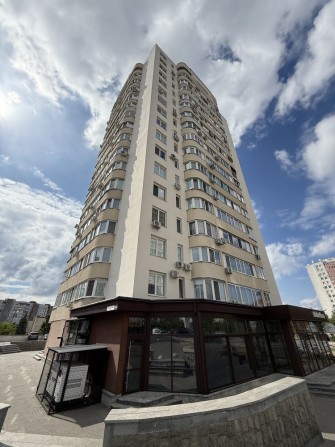 Оренда фасадного приміщення, ТРЦ Дніпро плаза - фото 1