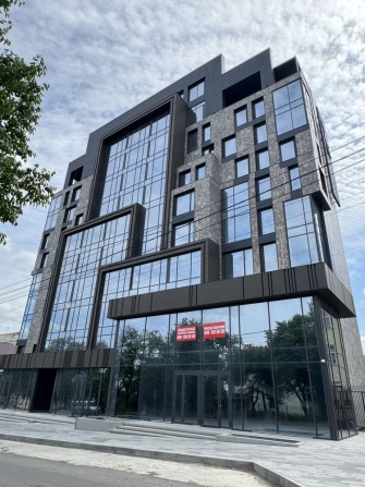 Оренда фасадної комерції приміщення під мед.установу - фото 1