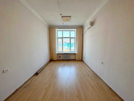 Оренда офісного приміщення 19 кв.м в БЦ на вул. Хрещатик, 7/11 Киев