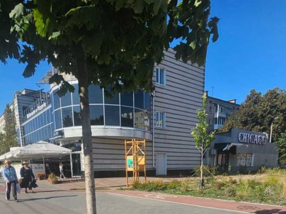 Магазин-кафе-доставка,77 м.кв,Левка Лук'яненка. пр(Рокосовського). Чернигов