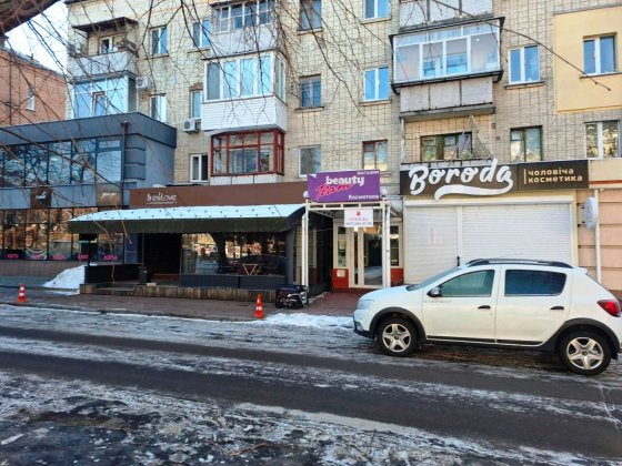 Магазин в оренду з окремим входом вул. Симоненко, центр міста, 44,5 м2 Черкассы