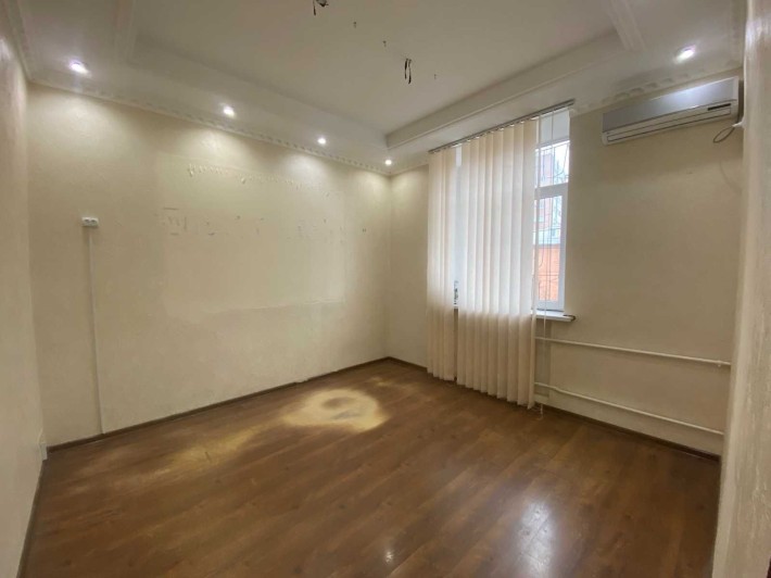 Оренда офісного приміщення в центрі міста - фото 1