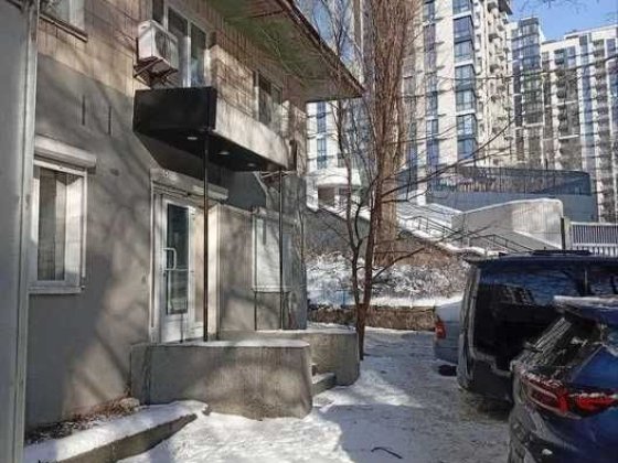 Чехівський провулок оренда приміщення з вихідом на фасад метро центр Київ