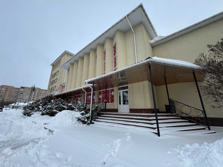 Приміщення вільного призначення в центральній частині міста - фото 1