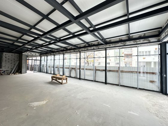 Фасад.Приміщення 240м в центрі, р-н Суші студії Макдональдс Чернігів