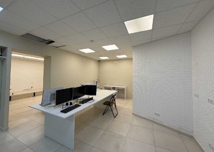 Здається комерційне приміщення на вул. Тетяни Яблонської - фото 1