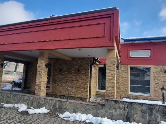 Оренда окремого приміщення з великою парковкою Черновцы