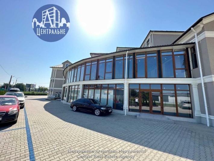 Фасадне приміщення в оренду – вул. Хотинська - фото 1