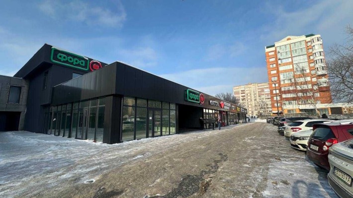 ОРЕНДА: другий поверх ТЦ ФОРА, проспект Миру, 68 - фото 1