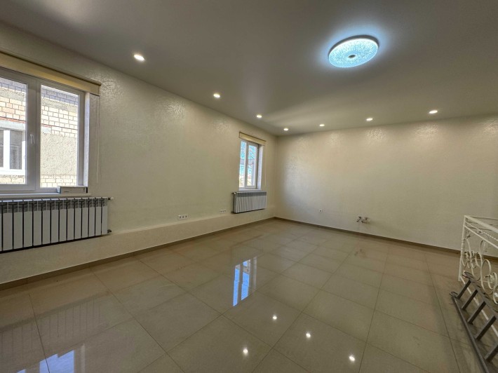 Оренда приміщення, з новим ремонтом біля парку Шевченка - фото 1