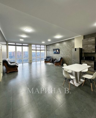 Сдам под офис, жильё 85 м2 центр ЖК Дельмар Люкс - фото 1