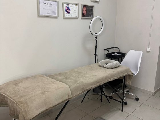 Оренда кушетки для майстра з нарощення вій, ламінування вій Вінниця