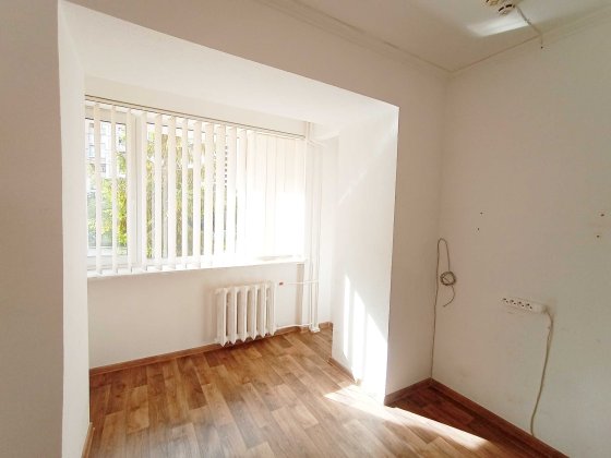 Офіс 40 кв.м та інші біля м. Житомирська. Киев