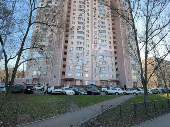 Оренда фасадного магазину 150 кв.м. на пр. Л. Курбаса 7-А. Киев