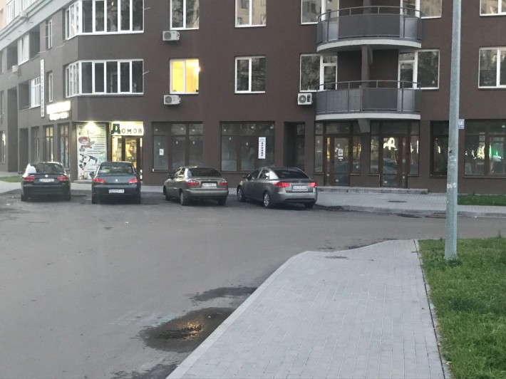 Оренда комерції фасад 153м2 Київ по вул Ю.Здановської  46/1 - фото 1