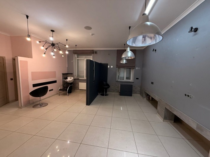 Приміщення в центрі під салон краси/барбершоп / стоматологію - фото 1