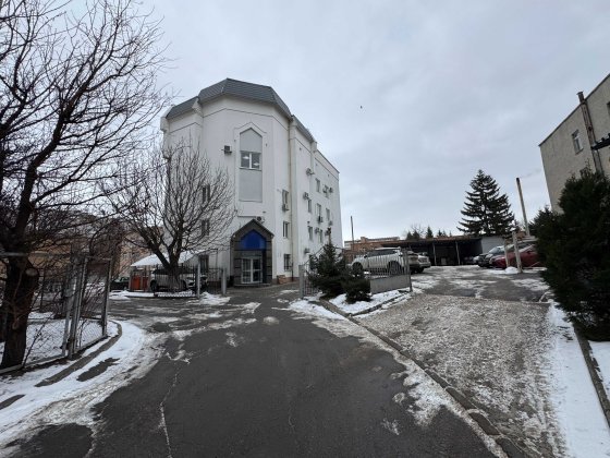 Офісне приміщення в центрі з меблями Черкассы