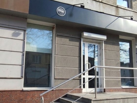 Оренда фасадного приміщення під БАНК — перехрестя Перемоги / Г