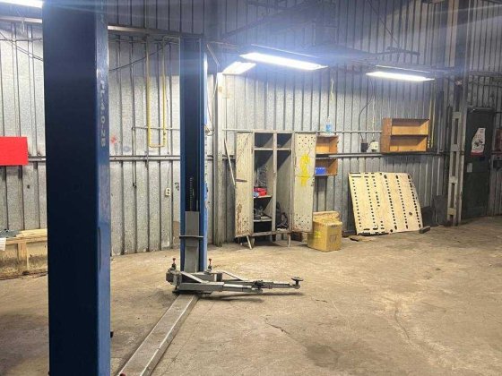 СТО на лівому березі Днепр