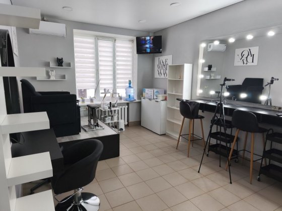 Оренда місця для майстрів манікюру, візажу, парикмахерів, бровист.