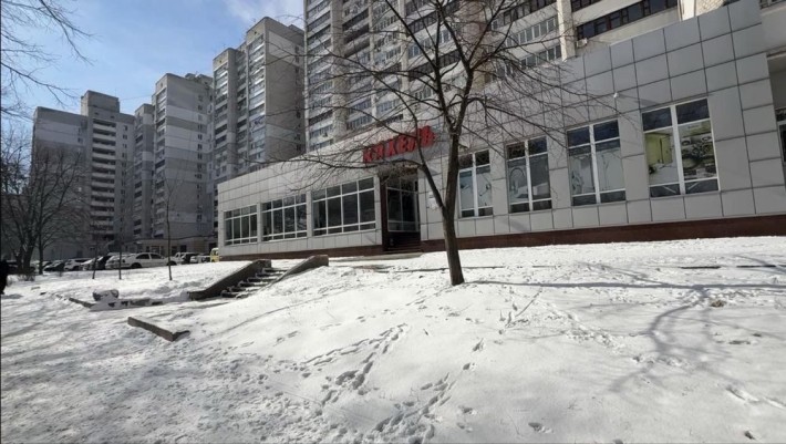 Здам приміщення на червоній лініі - фото 1