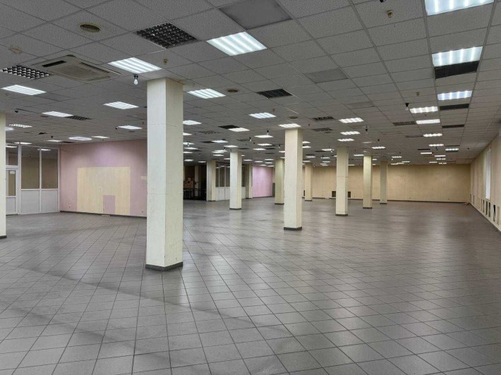 Оренда 1510,4м2 торгівельне/склад приміщення Дарницький раойн БЕЗ % - фото 1