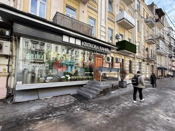 Магазин 86 кв.м., оренда, центр, Саксаганського 13/42, суперфасад!