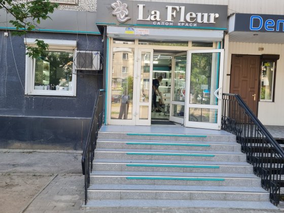 Продажа бизнеса / Салон красоты на Бородинском Запорожье