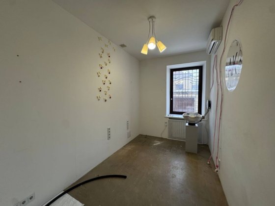 Аренда помещения с подводом воды на площади Соборной! 11кв.м.