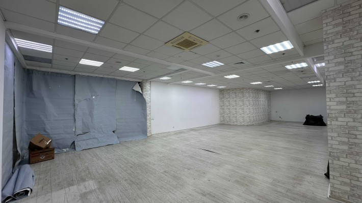 Оренда торгової площі 116м в ТОЦ поруч з ринком Урожай - фото 1