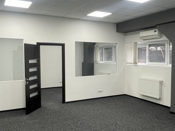 Оренда офісу вул.Івана Акінфієва 18 в БЦ є генератор Дніпро