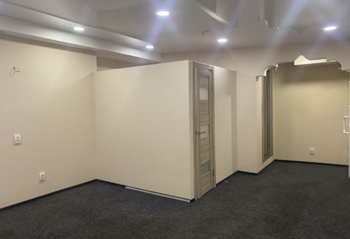 Сдам 3-х комнатный офис Центр Карла Маркса Яворницкого Отдельный вход - фото 1