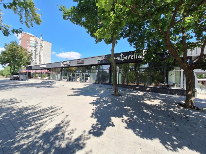 Оренда приміщення в новому торговому комплексі в Хортицькому р-ні - фото 1