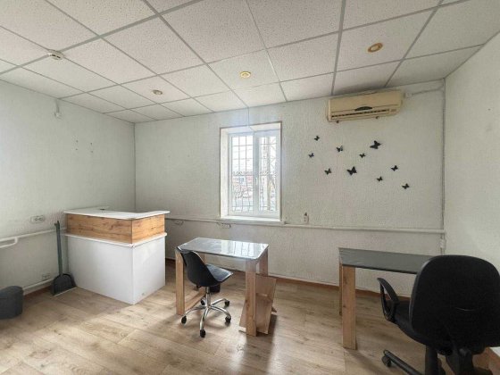 Здається приміщення кабінетного типу з ремонтом 44 кв.м. Добре місце. Вінниця