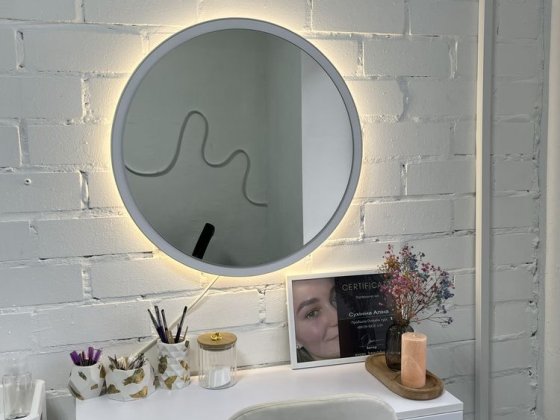 Оренда макіяжний столик, кушетка Дніпро