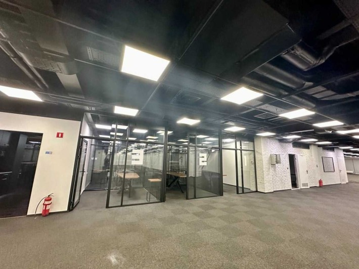 Оренда Офіс 2300 м2 вул. Гетьмана Вадима (Індустріальна) 6 в м.Києві - фото 1