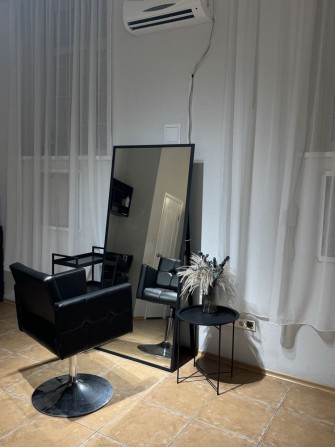 Сдам место мастеру кератина/парикмахер/колорист ( ЕСТЬ ГЕНЕРАТОР) - фото 1