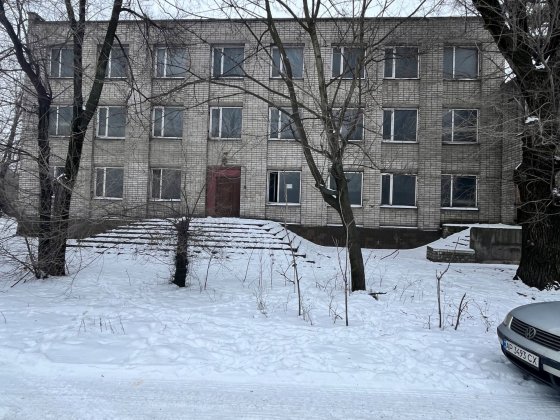 Сдам  помищение для проживания два подвала 45кв Запорожье