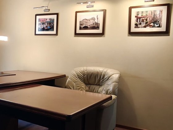 Оренда офіс з Меблями вул. Театральна .