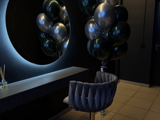 Сдам в аренду рабочее место, зеркало, кушетку, стол мастеру маникюра Дніпро