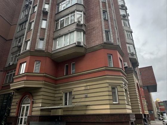Здам приміщення в центрі , 342 м2, є генератор Днепр