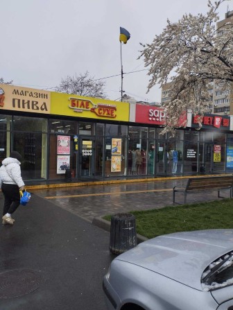 Оренда  м.Г.Дніпра  фасад 49 кВ.м. Дуже прохідне місце. - фото 1