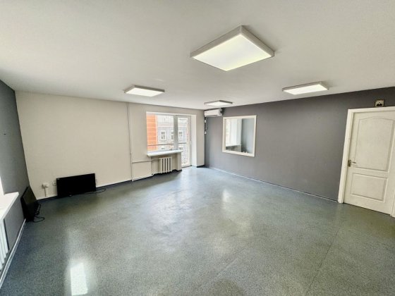 Сдам 2-х комнатный офис с балконом Центр Глинки Европейская Мост Сити Дніпро