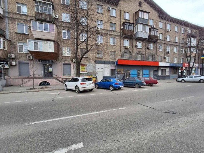 Приміщення з фасадним входом на пр. Соборному - фото 1