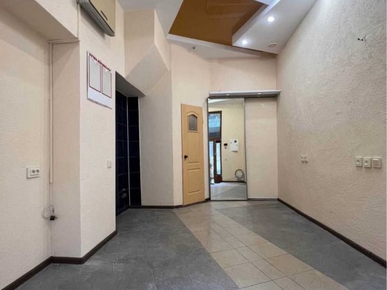 Оренда комерційного приміщення, вул. Крехівська. 9000 грн. Львів