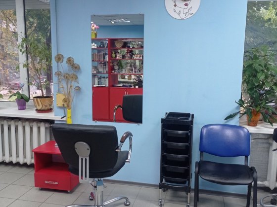 Аренда парикмахерского и маникюрного места,Центр города Запоріжжя