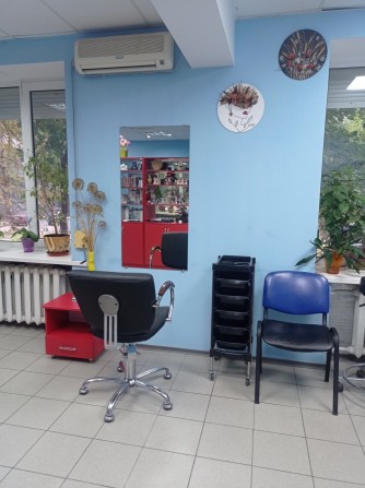 Аренда парикмахерского и маникюрного места,Центр города - фото 1