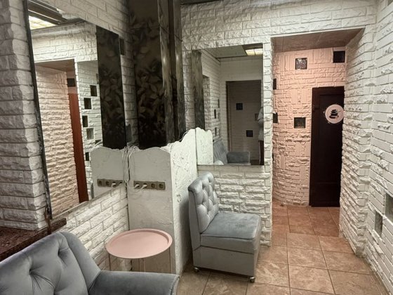 Здається місце в салоні краси для майстра, центр Дніпро