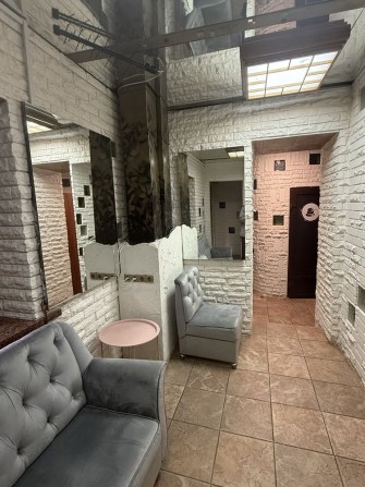 Здається місце в салоні краси для майстра, центр - фото 1